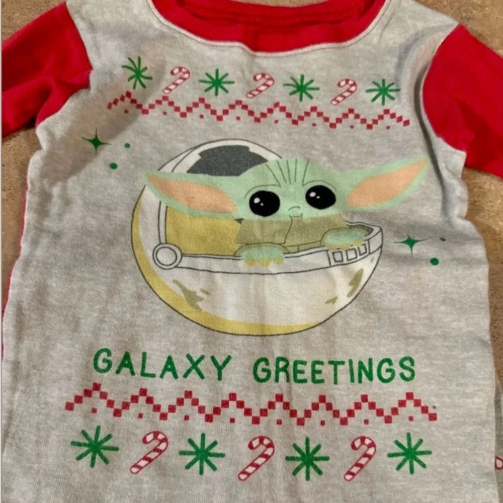 Star Wars Red & Gray Yoda Holiday Kids Two Piece Matching Pajama Set, Size 4T